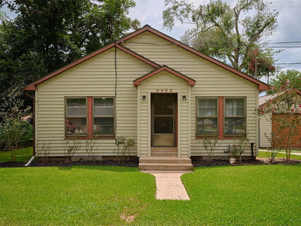 9402 Line Street, Needville