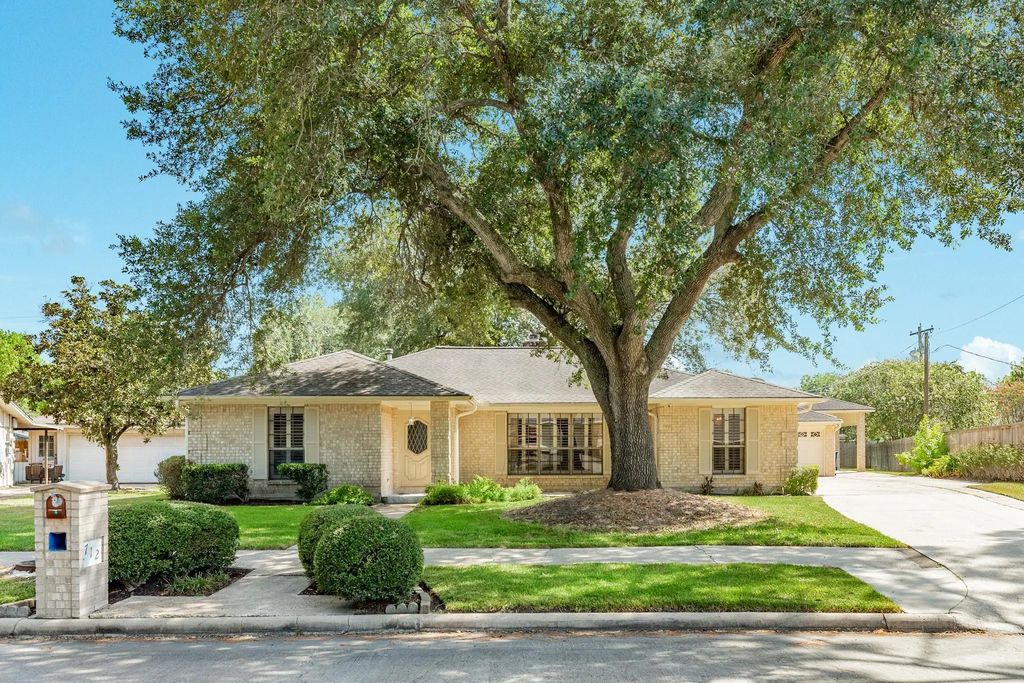 712 Browning Street, Angleton