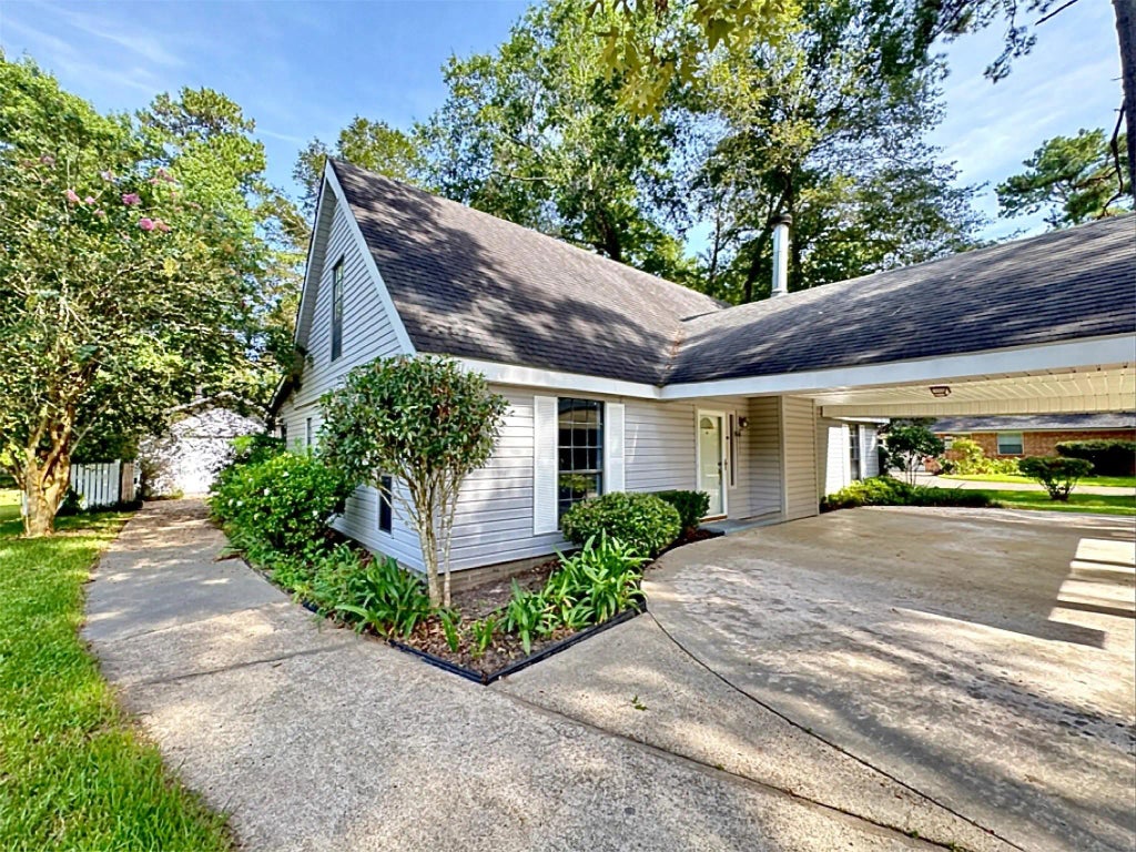 719 E Wildwood Drive, Village Mills