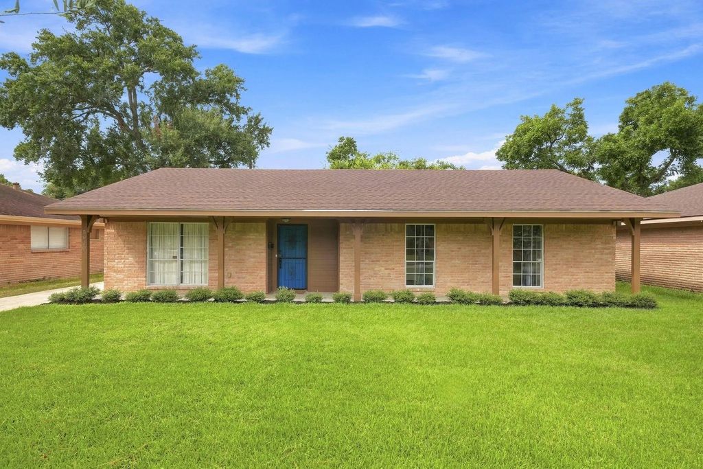 5910 High Star Drive, Houston