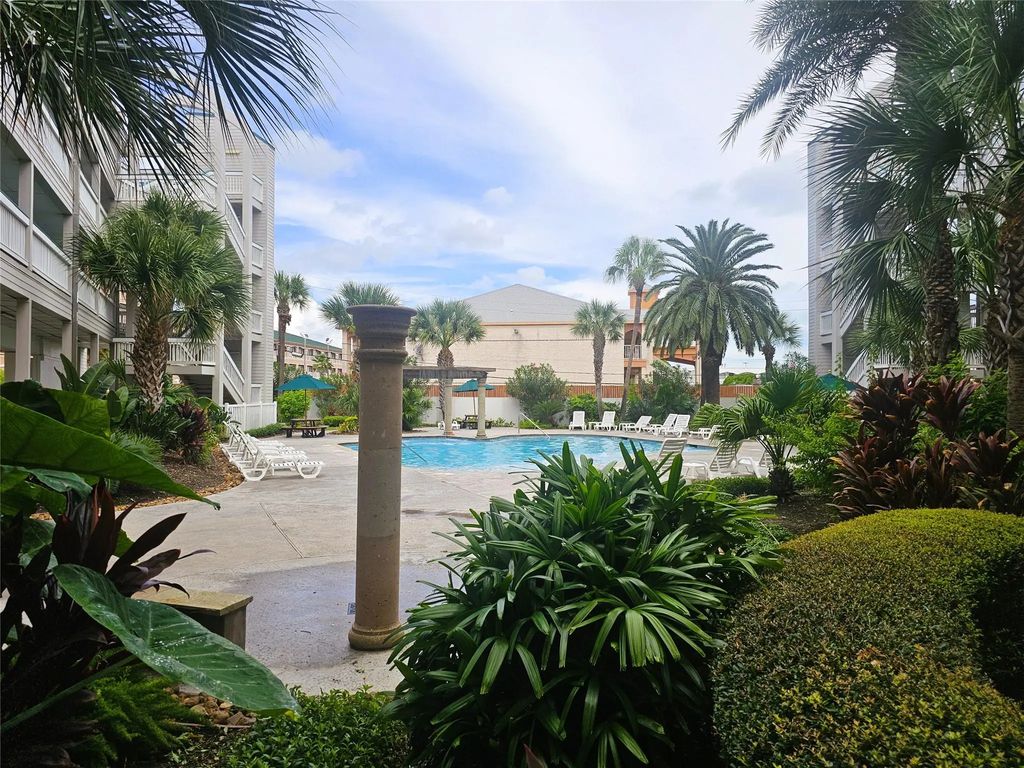 6102 Seawall Boulevard 290, Galveston