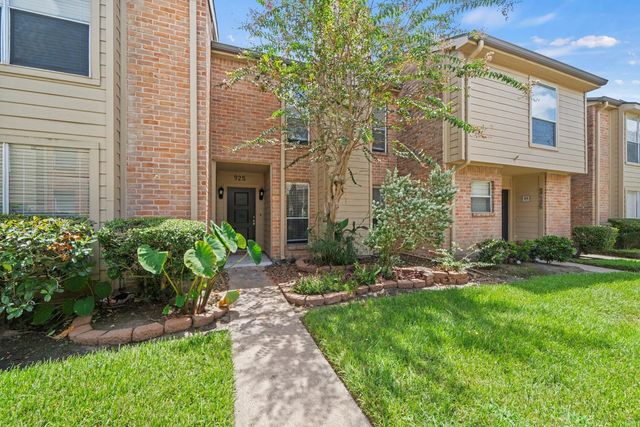 925 Memorial Village Drive 25, Houston
