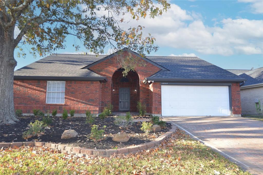 4634 Stonemede Drive, Friendswood
