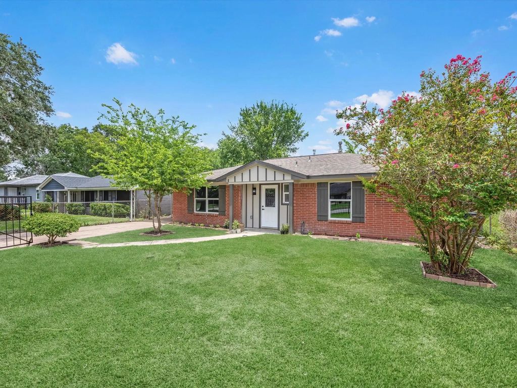 5039 Briscoe Street, Houston