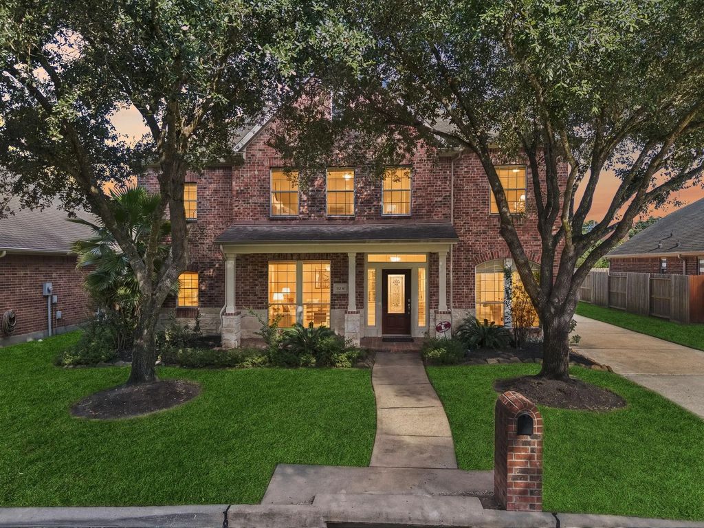 8910 Cote Court, Houston