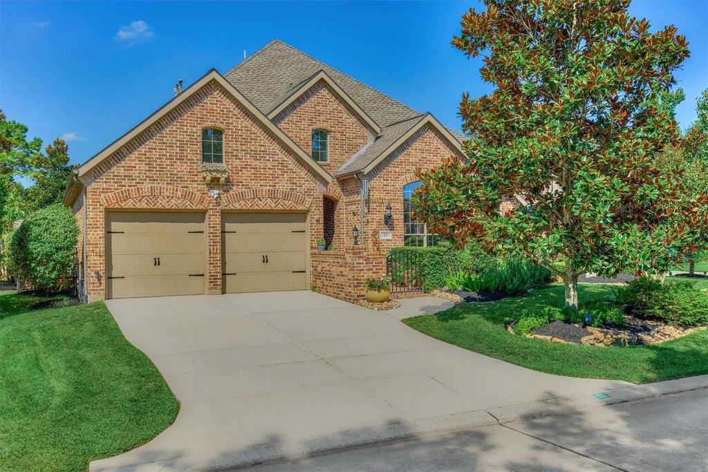 11 Almondell Court, The Woodlands