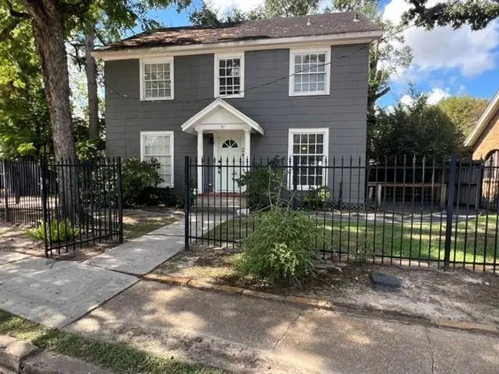 2415 White Oak Drive, Houston