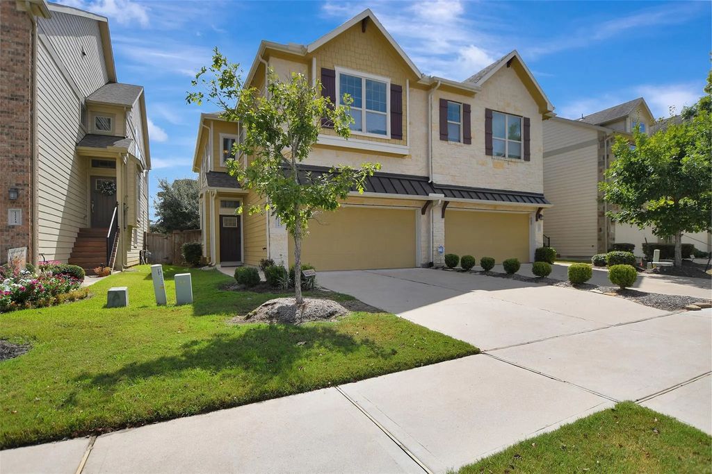 12210 La Strada Street, Richmond