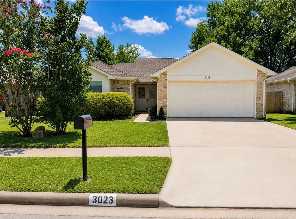 3023 Garden Lane, Sugar Land