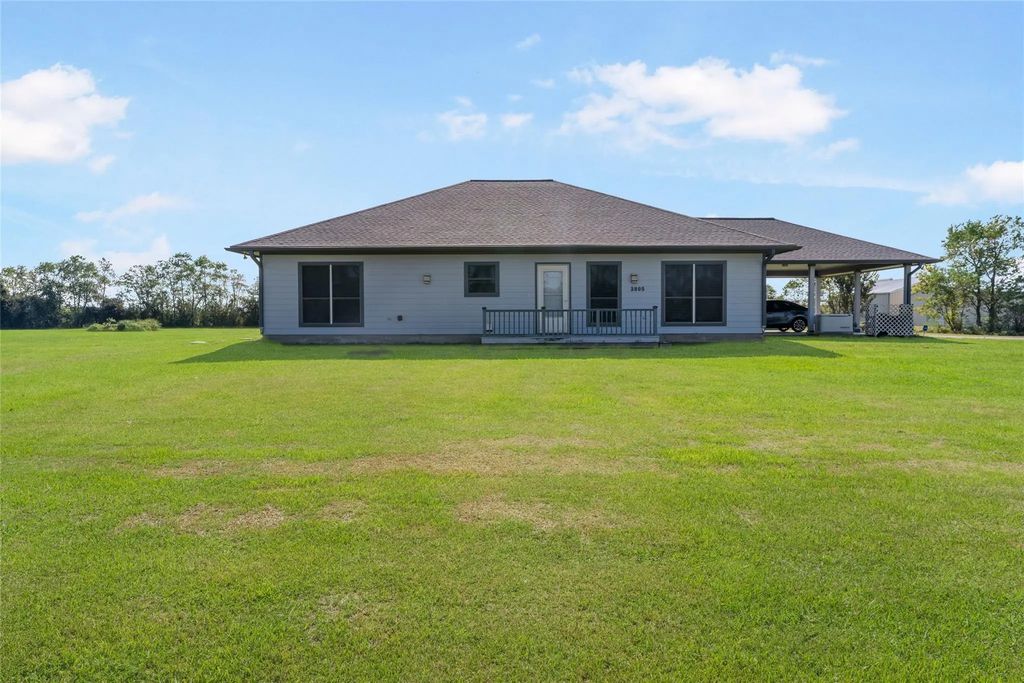 3805 County Road 160, Alvin