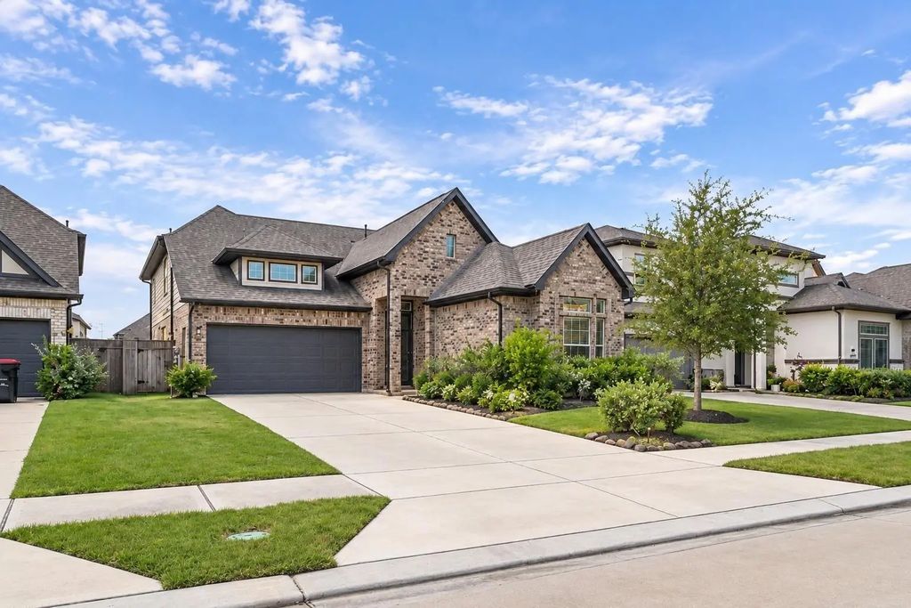 8726 Timber Knoll Drive, Missouri City