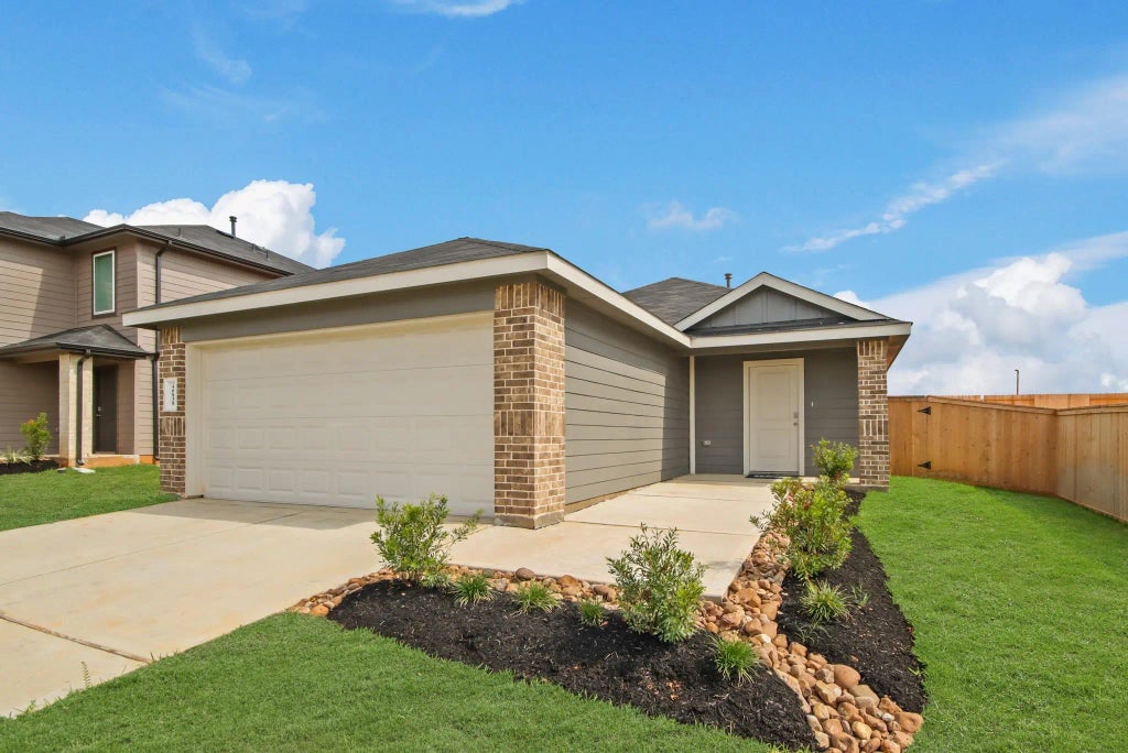 40838 Hawthorne Glades Street, Magnolia