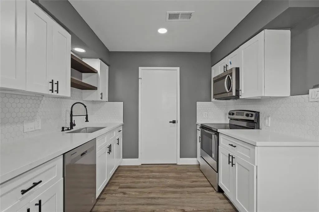 2015 Rosalee Street 3, La Marque