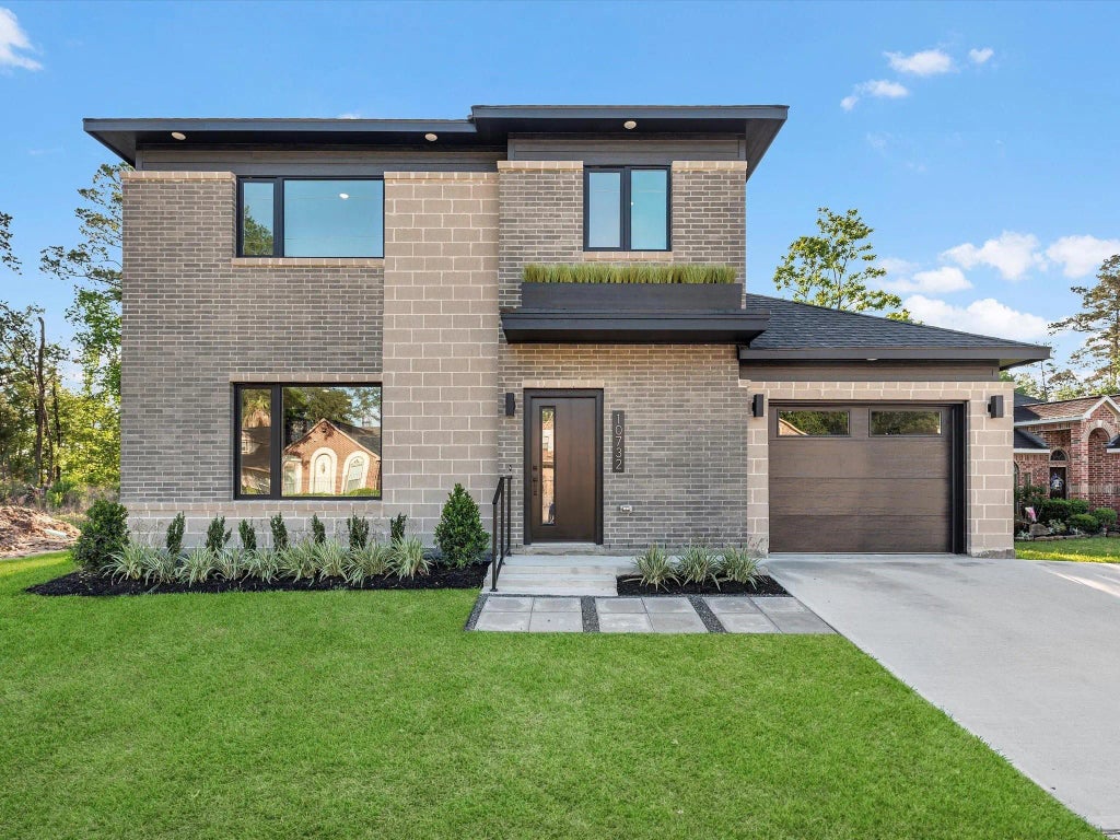 10732 Twin Oaks Dr, Conroe