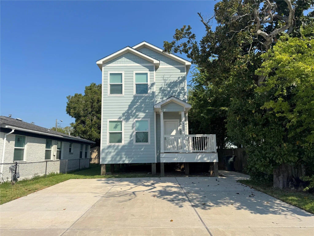 4020 Avenue N 1/2 Front, Galveston