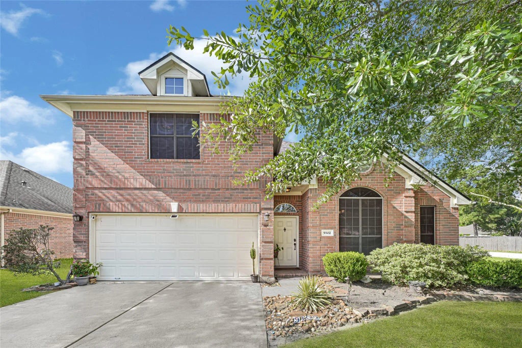 9302 E Lakeside Drive, Magnolia