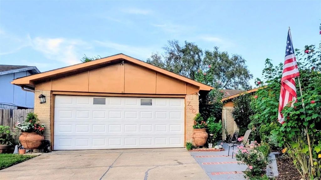 7307 La Granada Drive, Houston