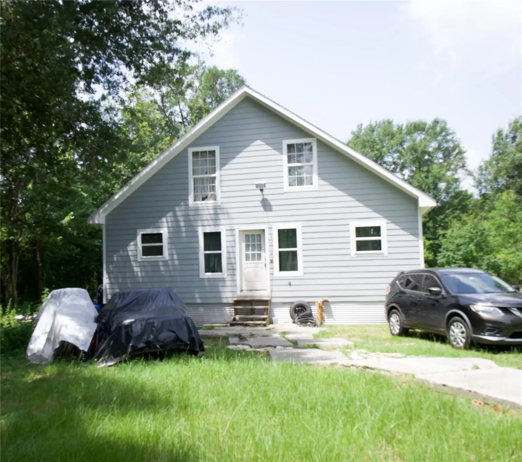 1313 County Road 5023, Cleveland