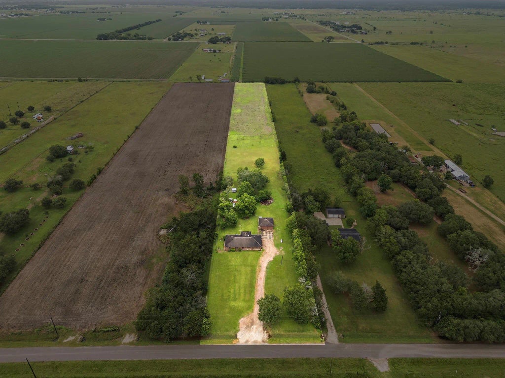 8614 Roper Road, Wallis