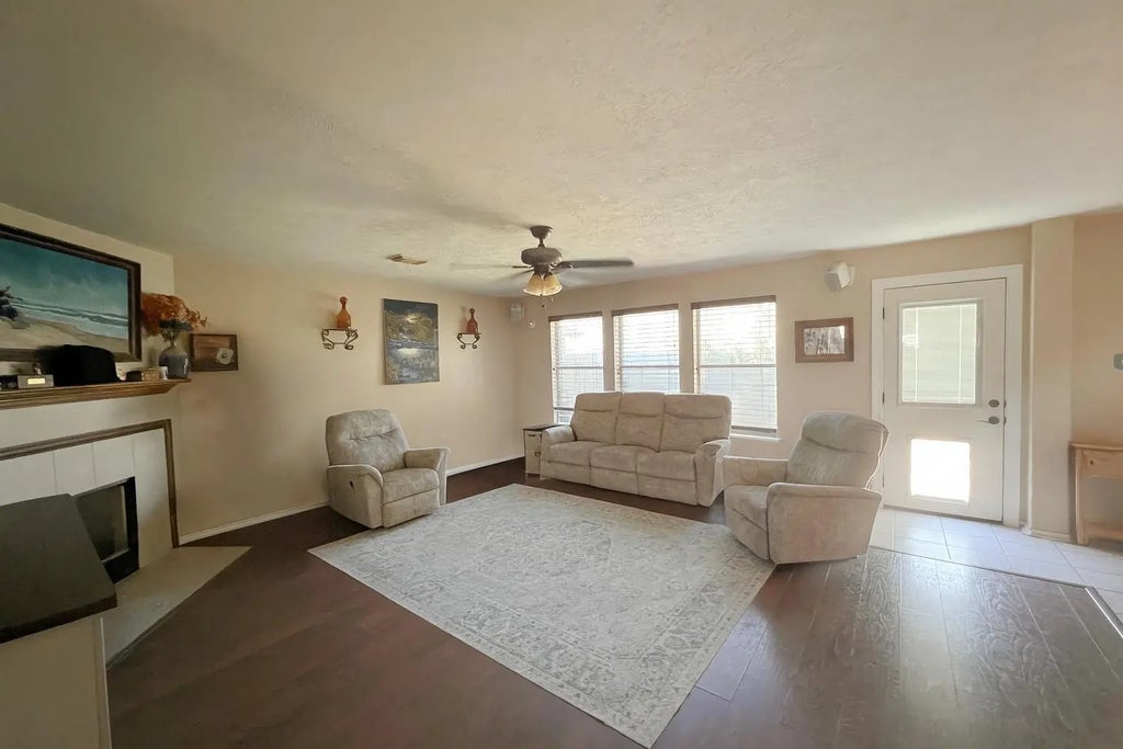 110 Rocky Cove Lane, Dickinson