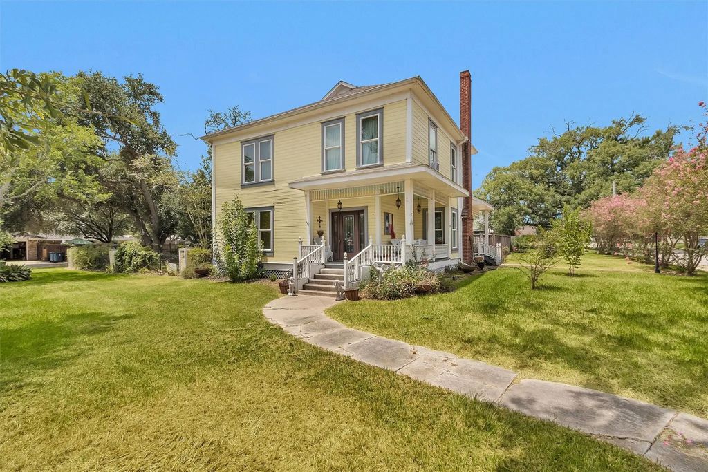 1017 Water Street, Navasota