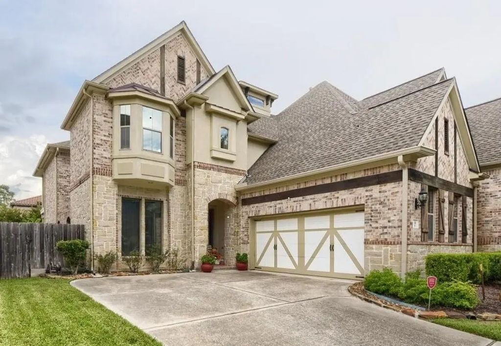 14 Knights Crossing Drive, The Woodlands