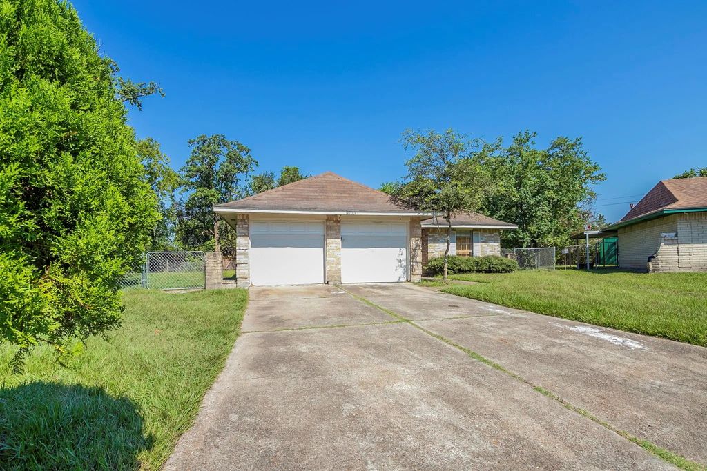8723 Chipping Lane, Houston