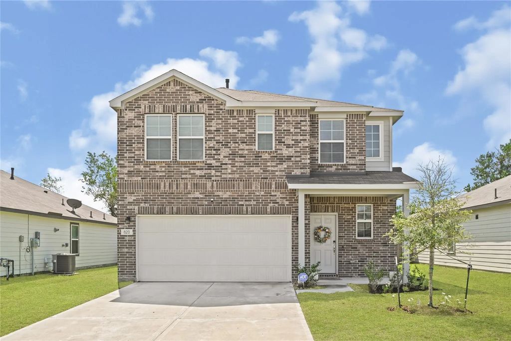 820 Westpointe Drive, Dayton