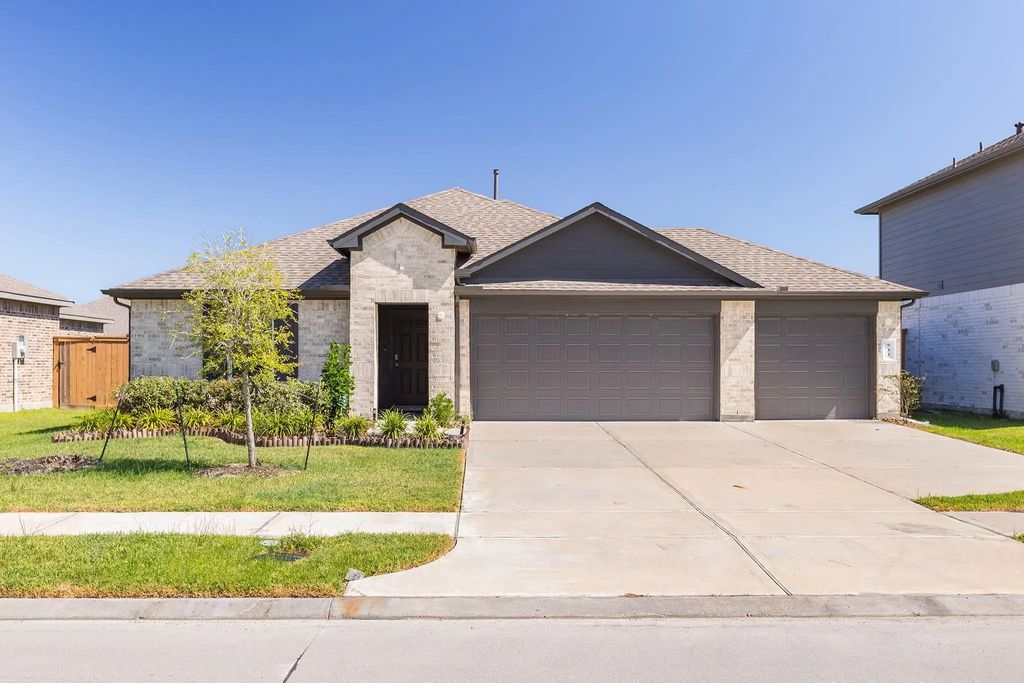 933 Neches Lane, Dayton