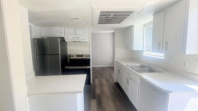 6200 W Tidwell Road 1201, Houston