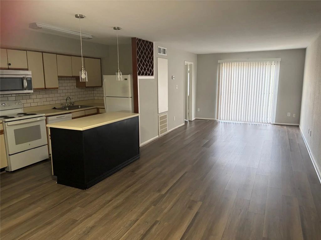 6107 Snug Harbor Drive 6207, Montgomery