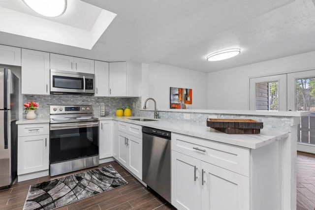 4444 Victory Drive Drive 1108, Houston