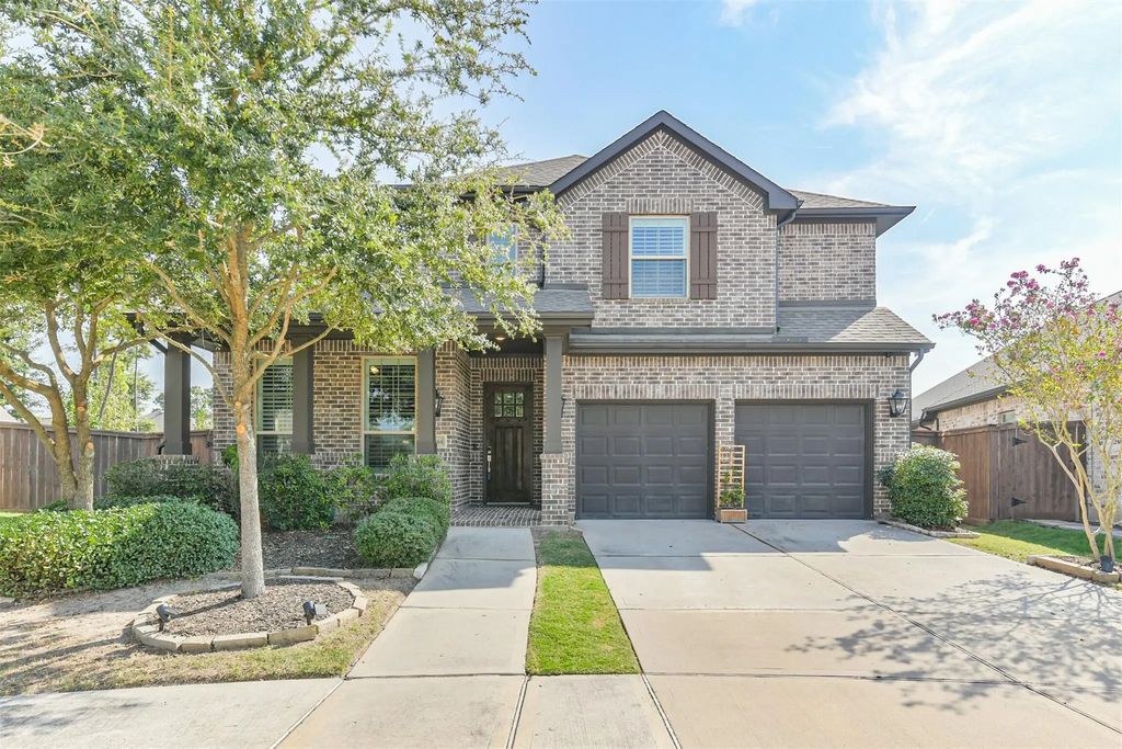 16866 Beechwood Forest Way, Humble