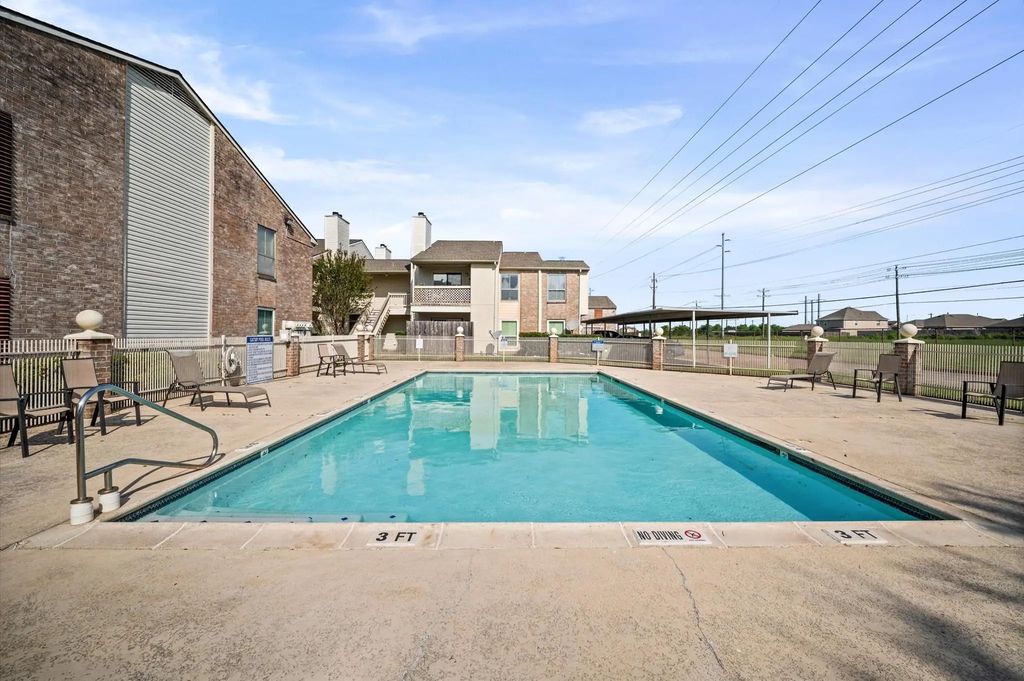 7600 Emmett F Lowry Expressway 314, Texas City