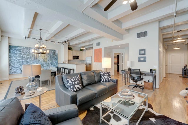 1120 Texas Street 5d, Houston