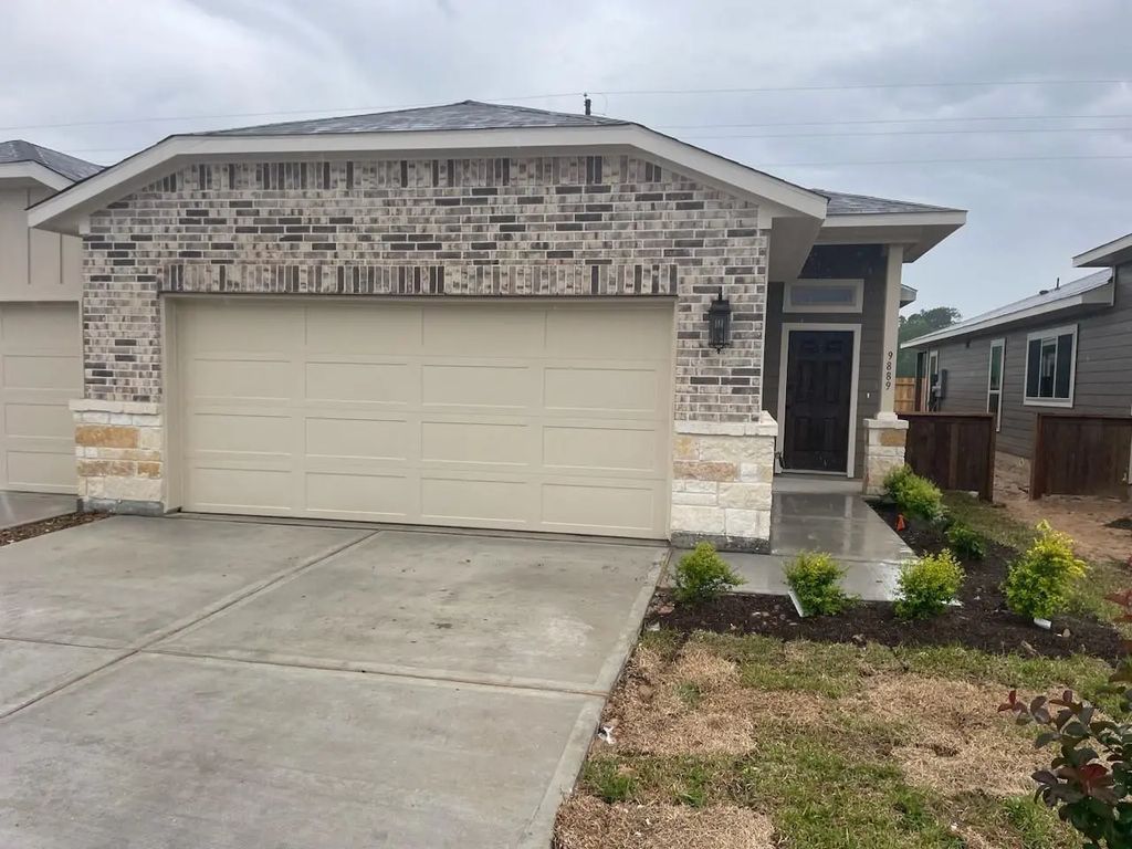 9889 Grosbeak Lane, Magnolia