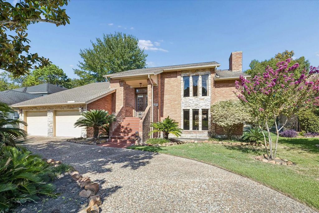 114 Lakeside Drive, Conroe