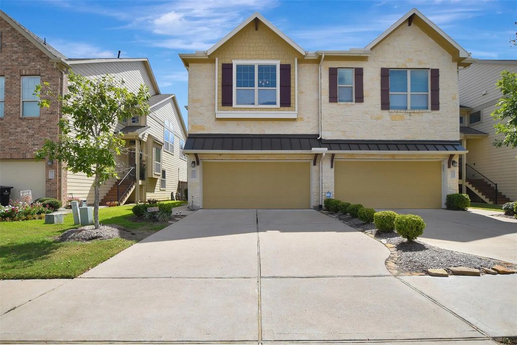 12210 La Strada Street, Richmond