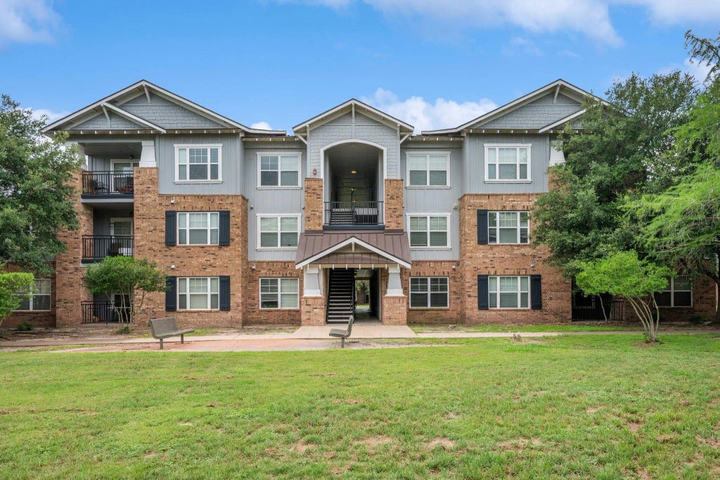 1725 Harvey Mitchell Parkway S 2433, College Station