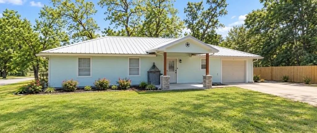 200 High Street, Brenham