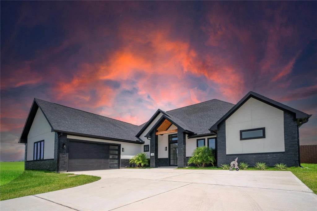 13526 Whispering Sage Drive, Hockley