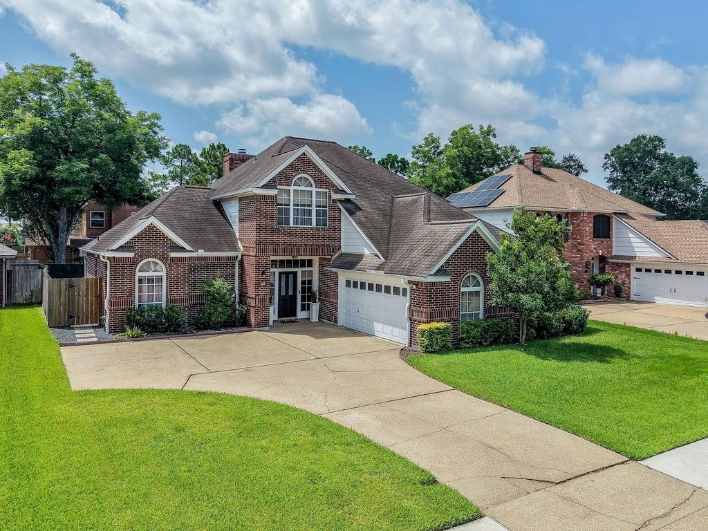 118 Mill Trail Drive, Sugar Land