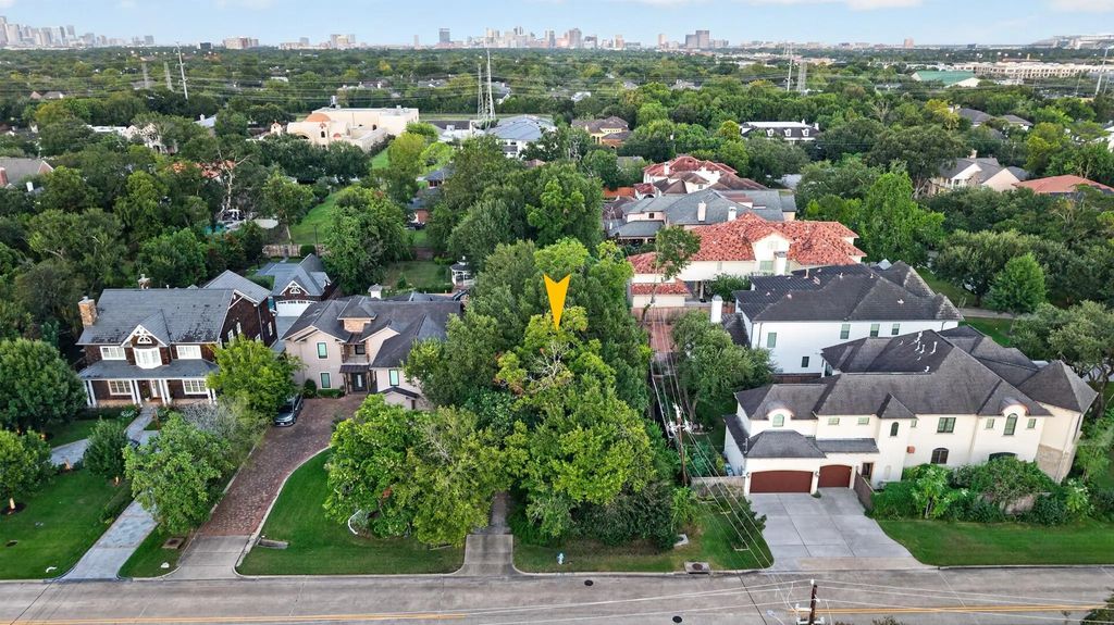 6405 Newcastle Street, Bellaire