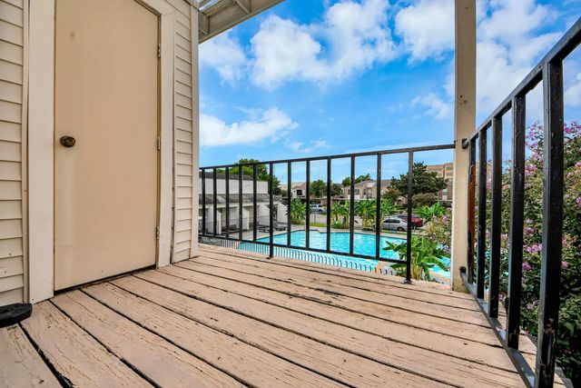 3708 Woodchase Drive 68, Houston