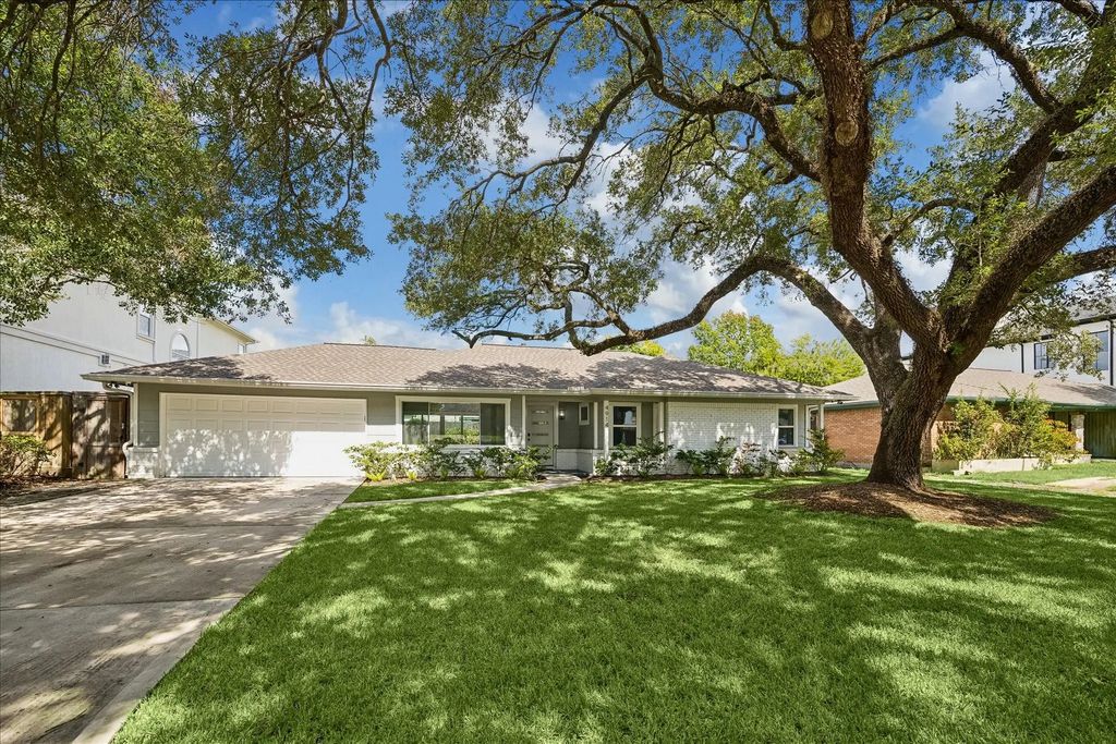 4914 Holly Street, Bellaire
