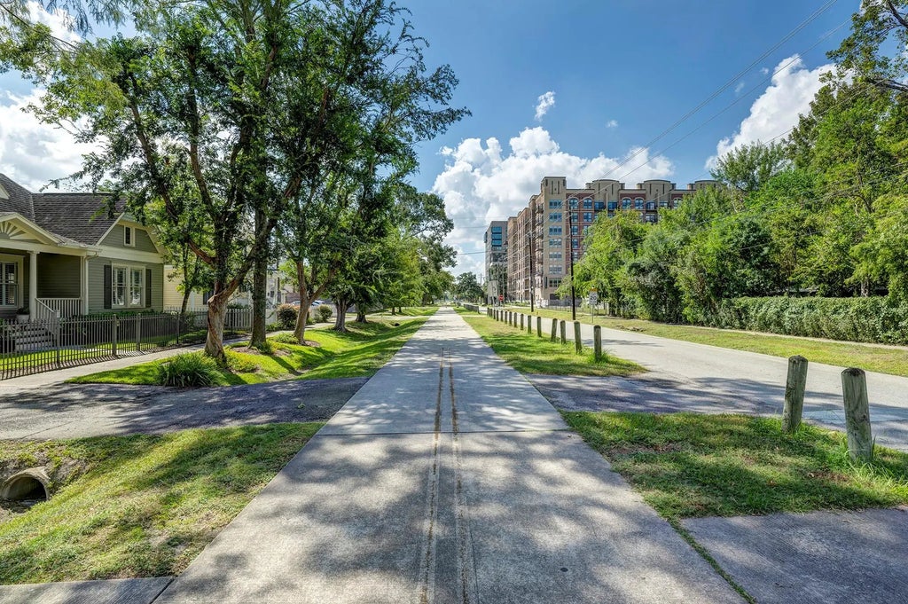 447 W 22nd Street, Houston