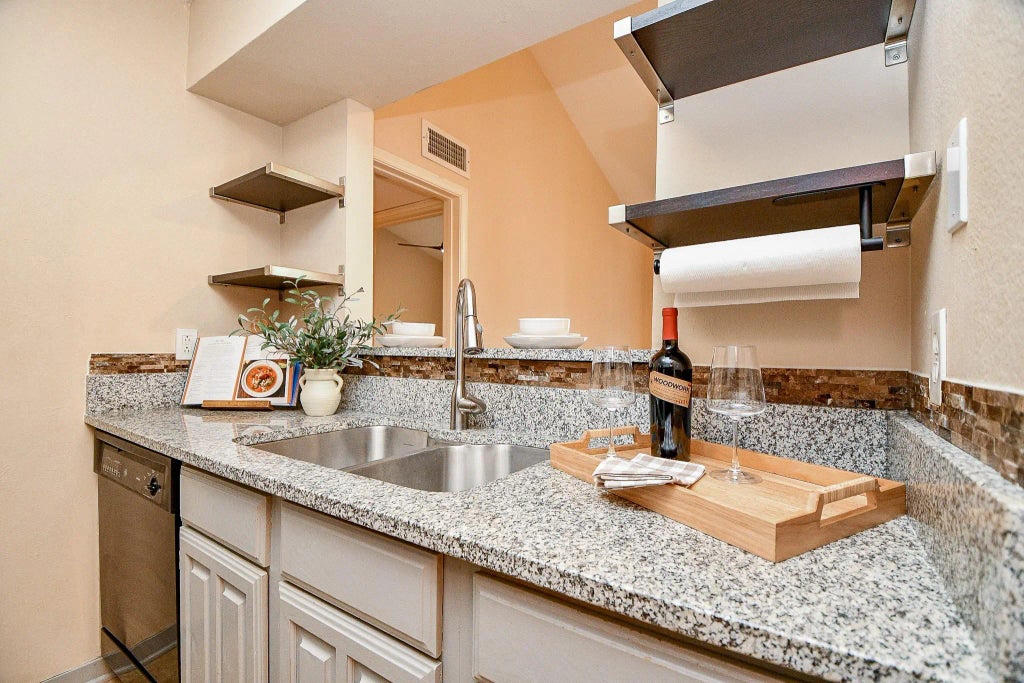 3500 Tangle Brush Drive 14, The Woodlands