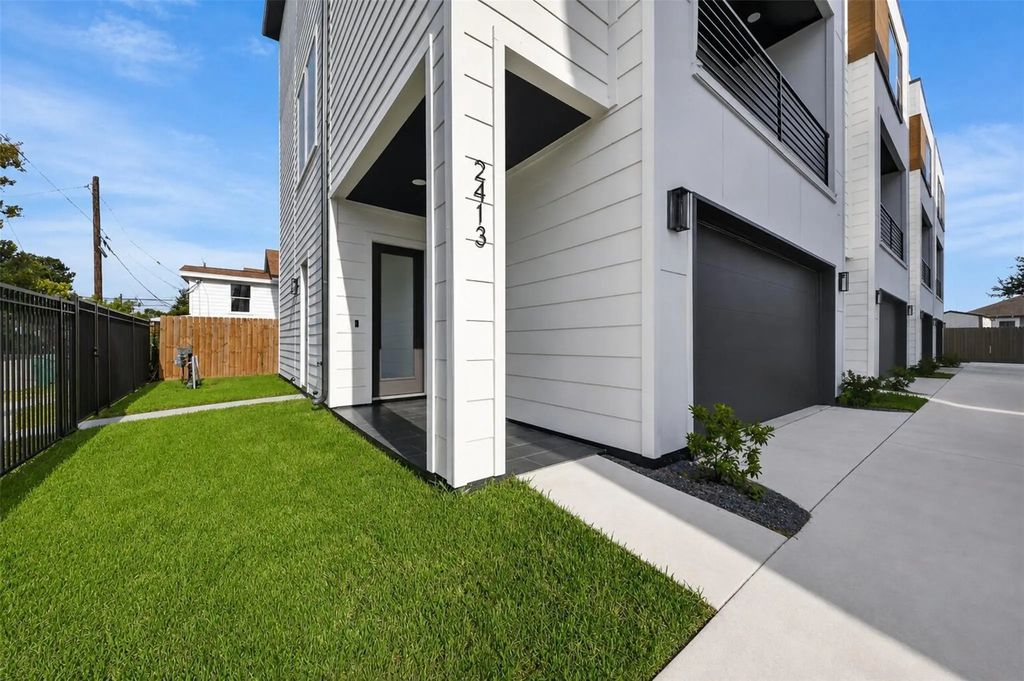 2413 Harrington Street, Houston
