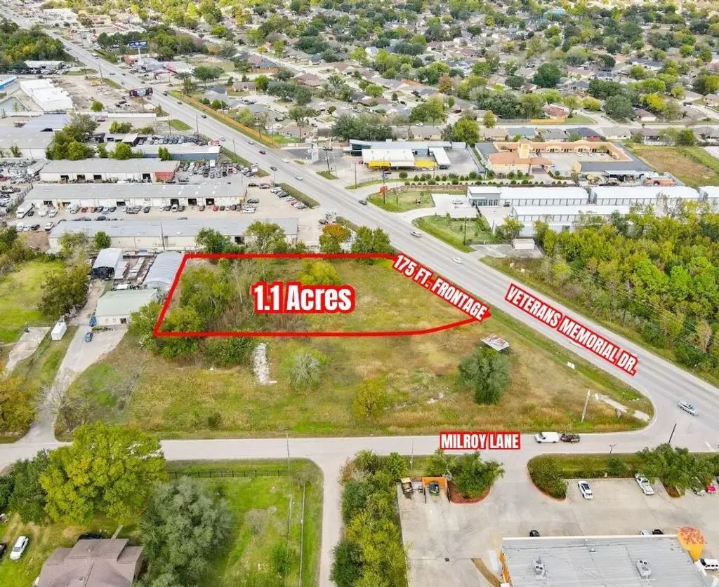 11711 Veterans Memorial Drive, Houston