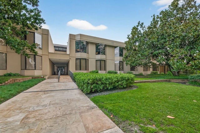 5555 Del Monte Drive T22, Houston